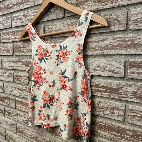 Mudd Floral Cropped Top - Picture 8 of 8